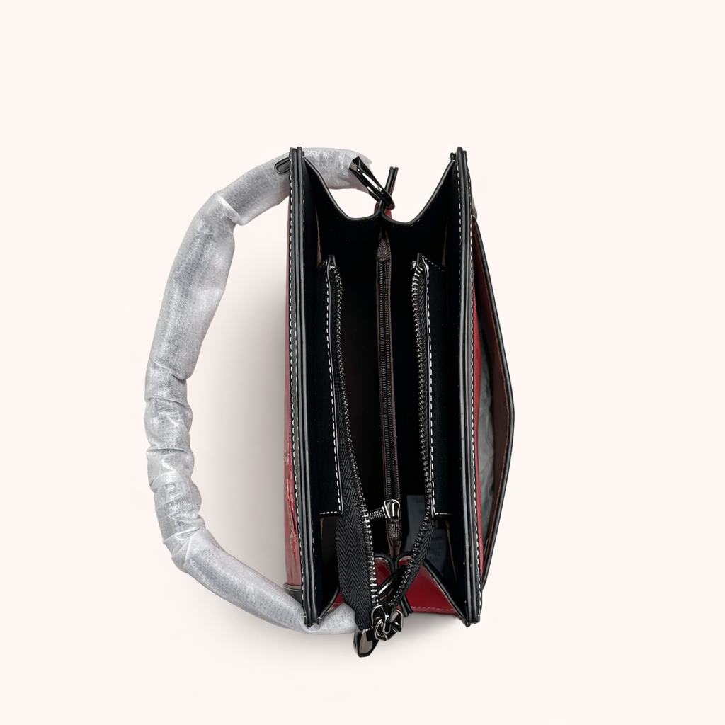 Glamvii Crimson Deer Art Premium Handbag